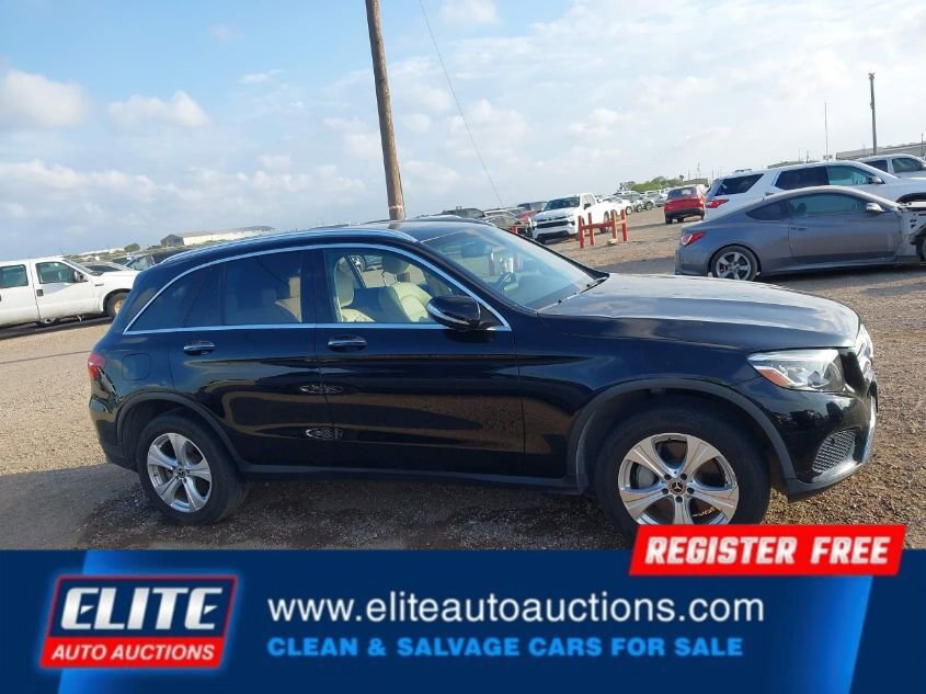 Used 2018 Mercedes-Benz GLC 300 4MATIC image 25