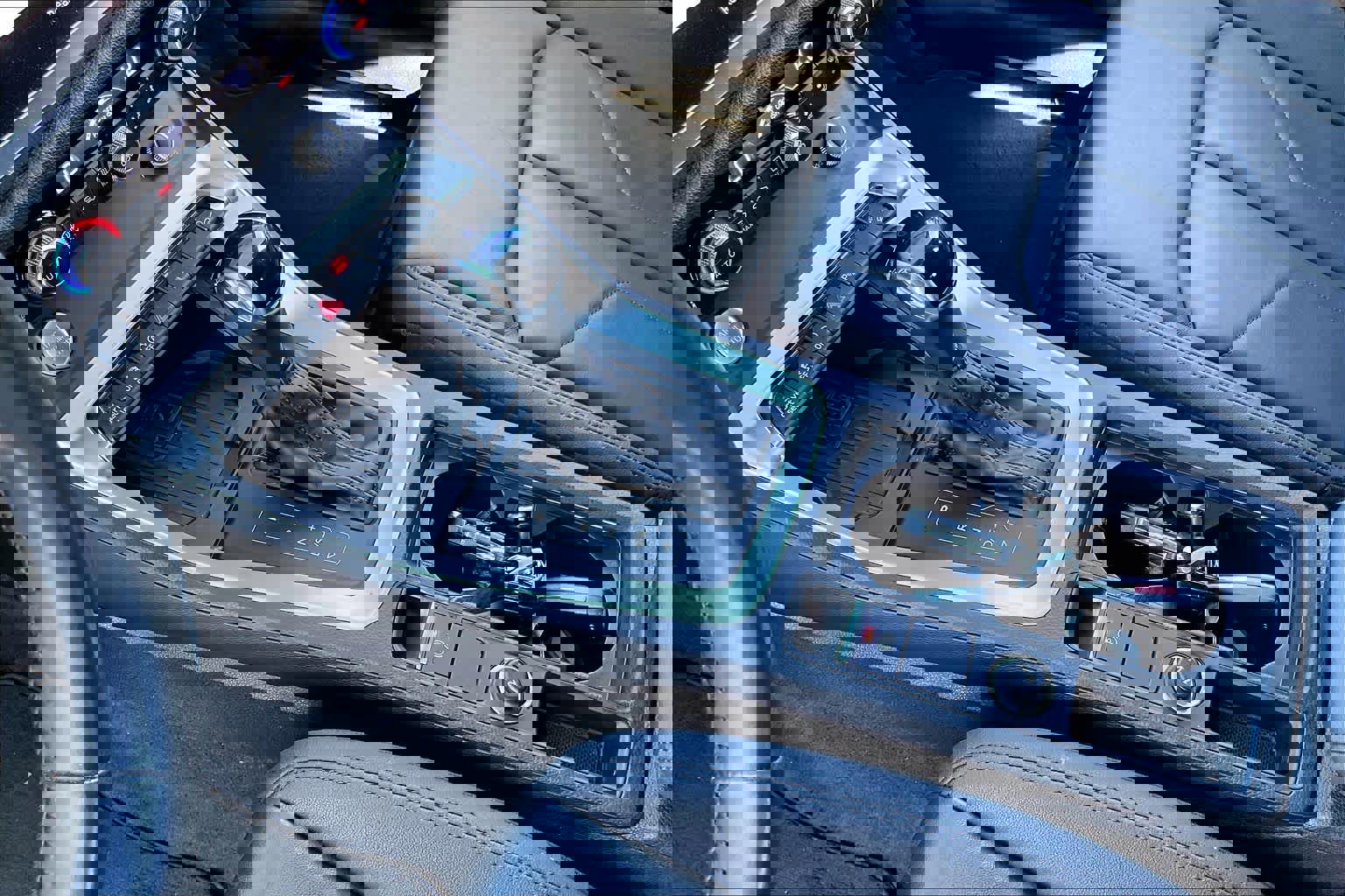 Used 2020 Audi Q3 2.0T Premium Plus w/ Premium Plus Package AWD/4WD image 16