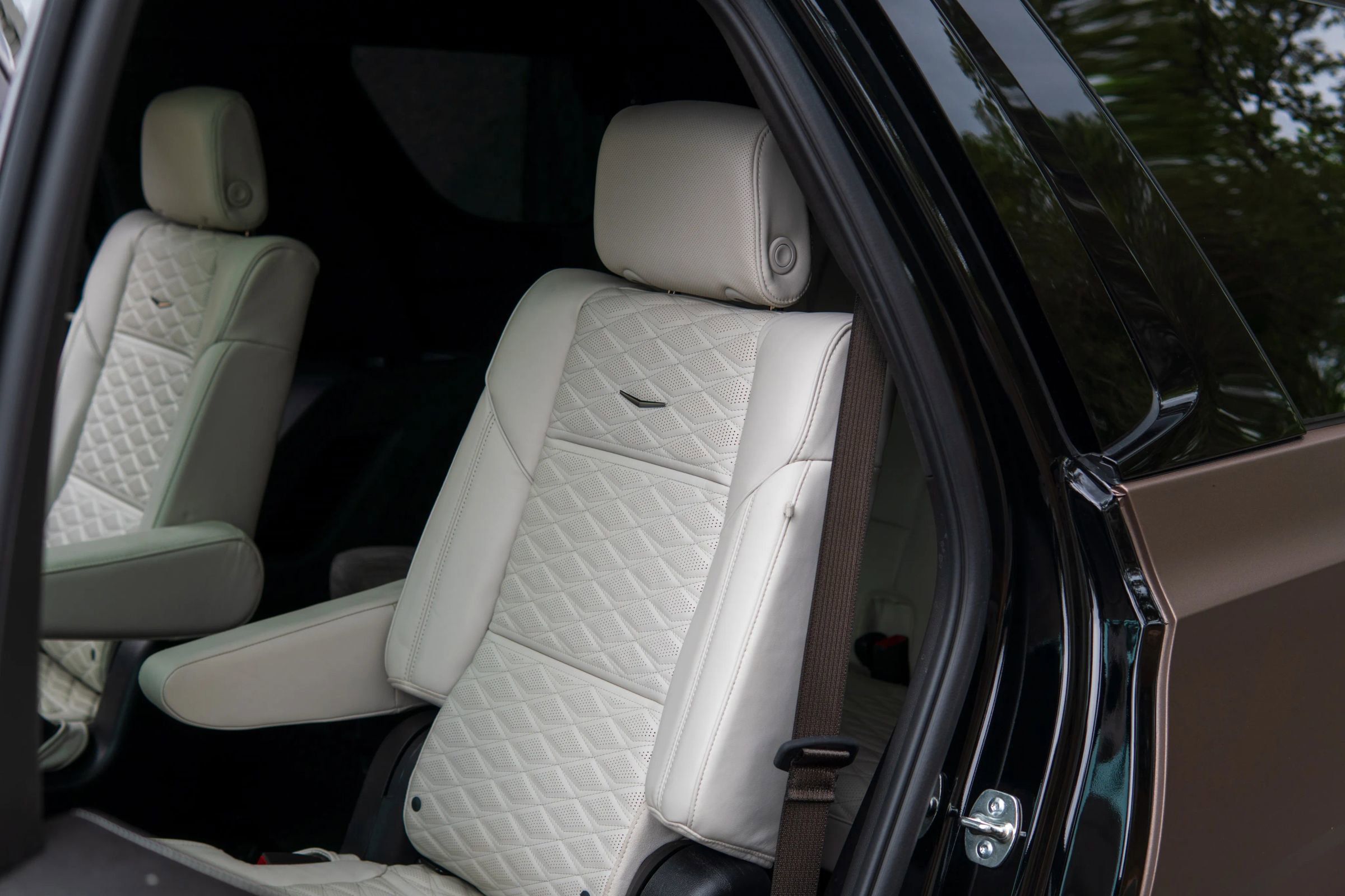 Used 2025 Cadillac Escalade V w/ LPO, Floor Liner Package image 34