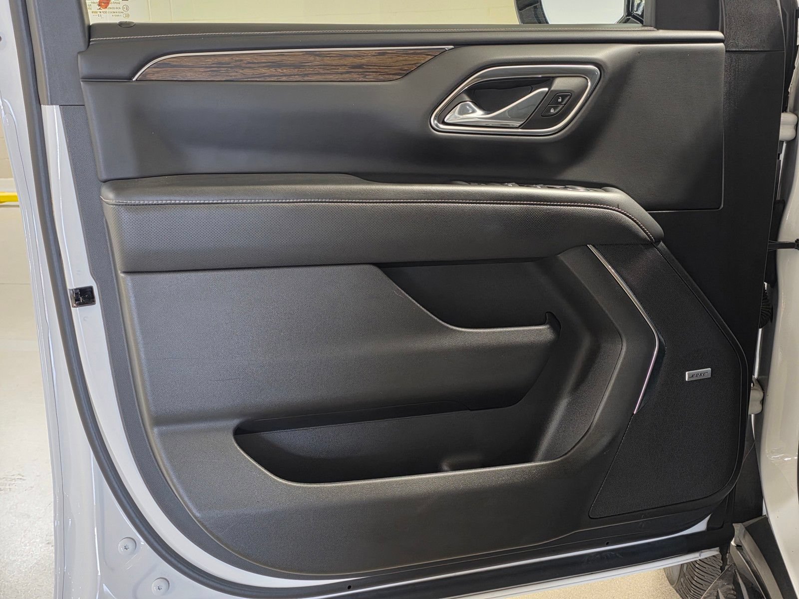 Used 2023 Chevrolet Tahoe Premier AWD/4WD image 23