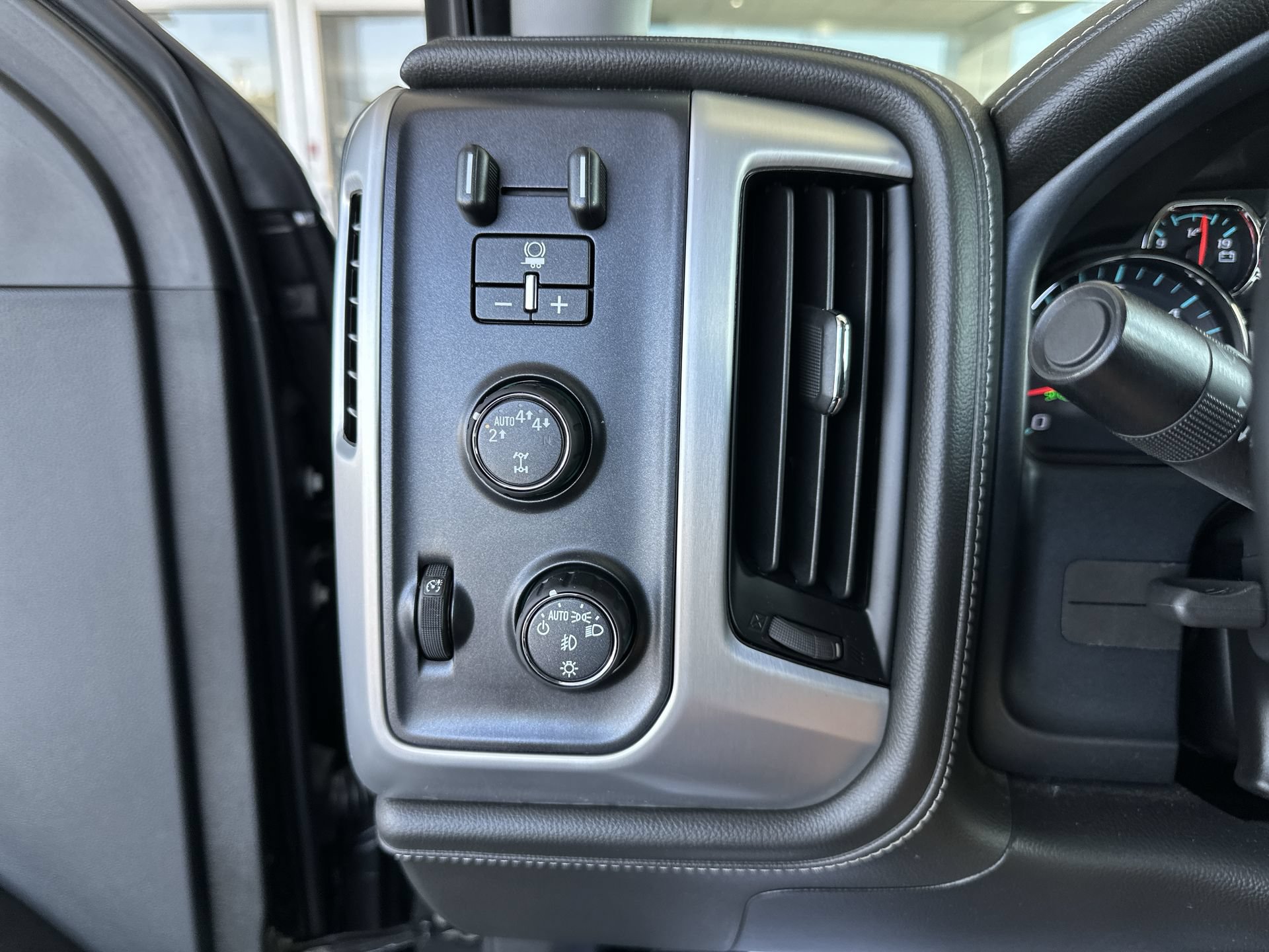 Certified 2018 GMC Sierra 1500 SLT AWD/4WD image 17