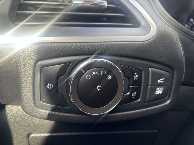 Used 2023 Ford Edge Titanium image 18