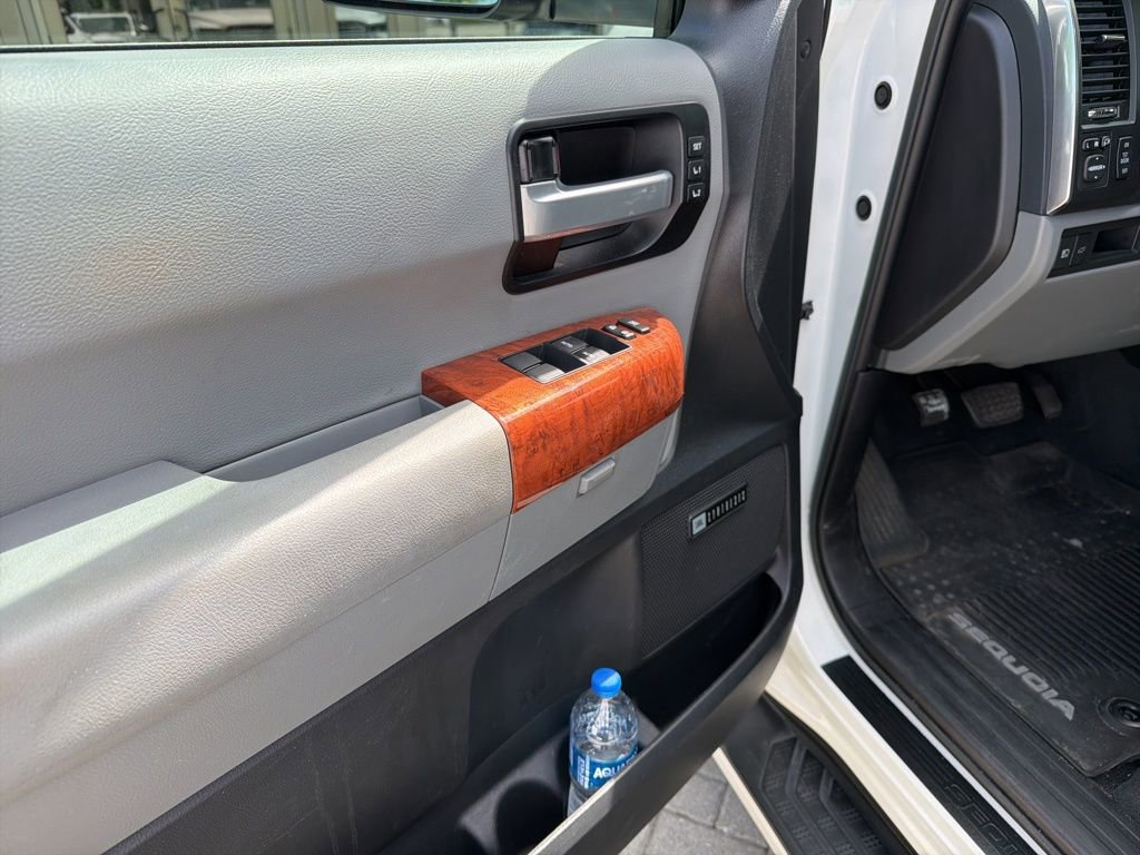 Used 2019 Toyota Sequoia Platinum image 10