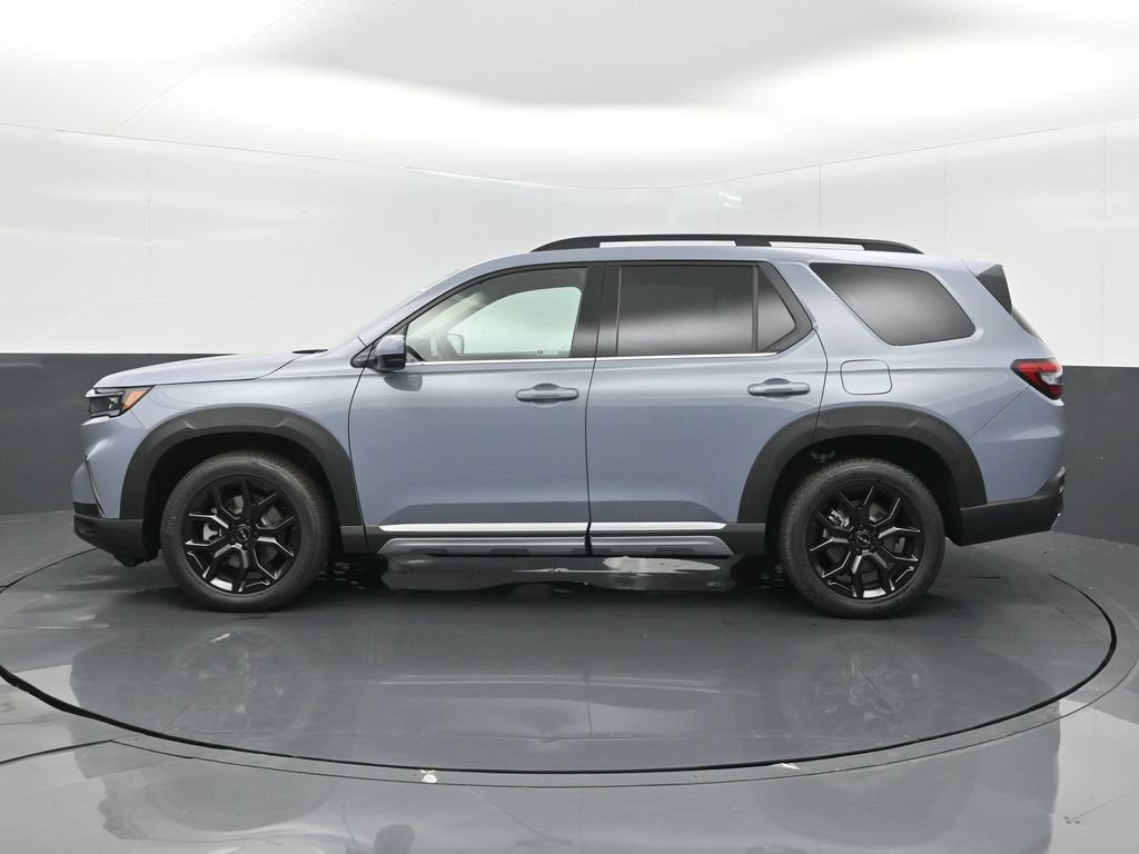 New 2025 Honda Pilot Touring image 4