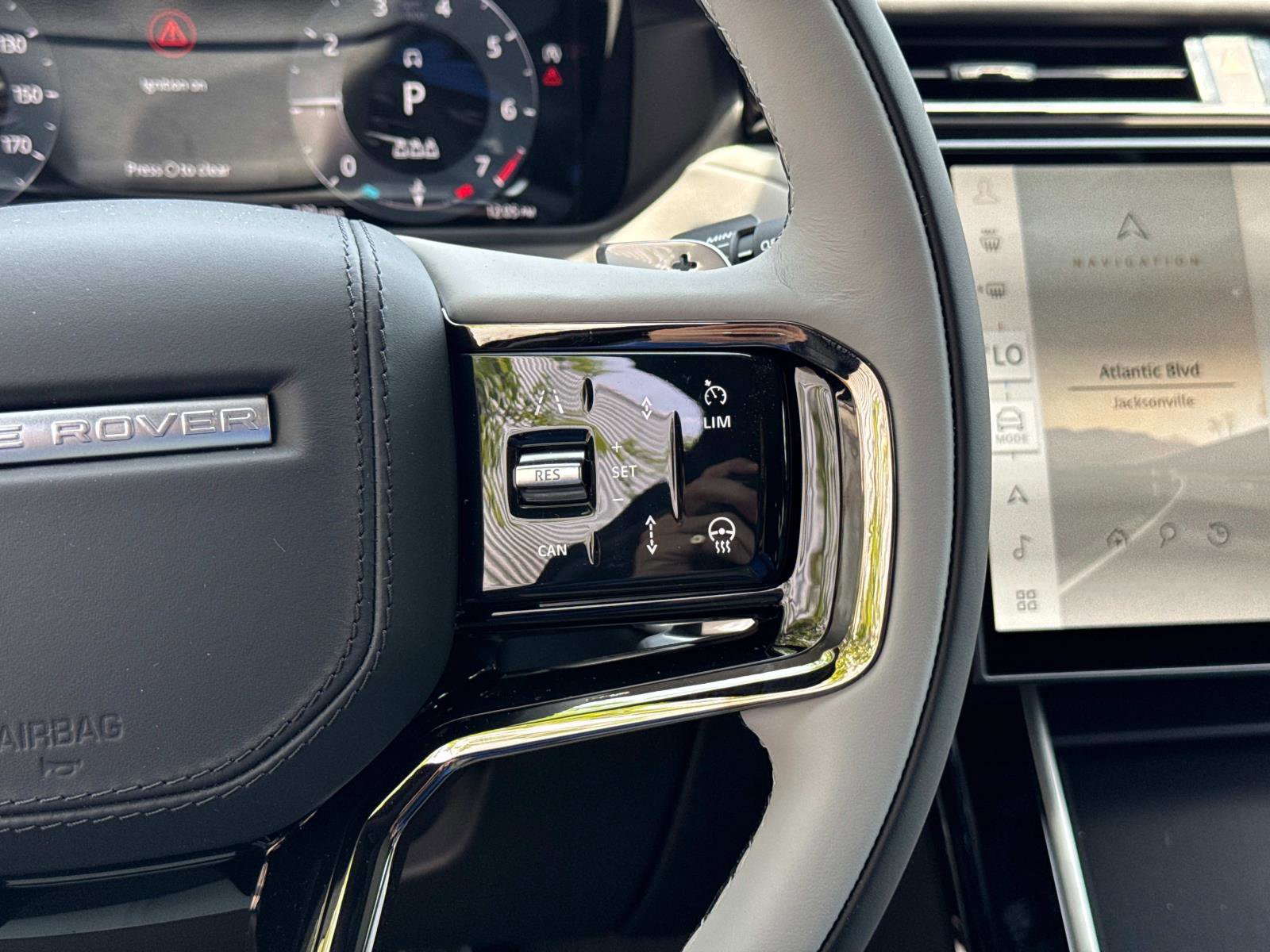 New 2026 Land Rover Range Rover Velar Dynamic SE image 28