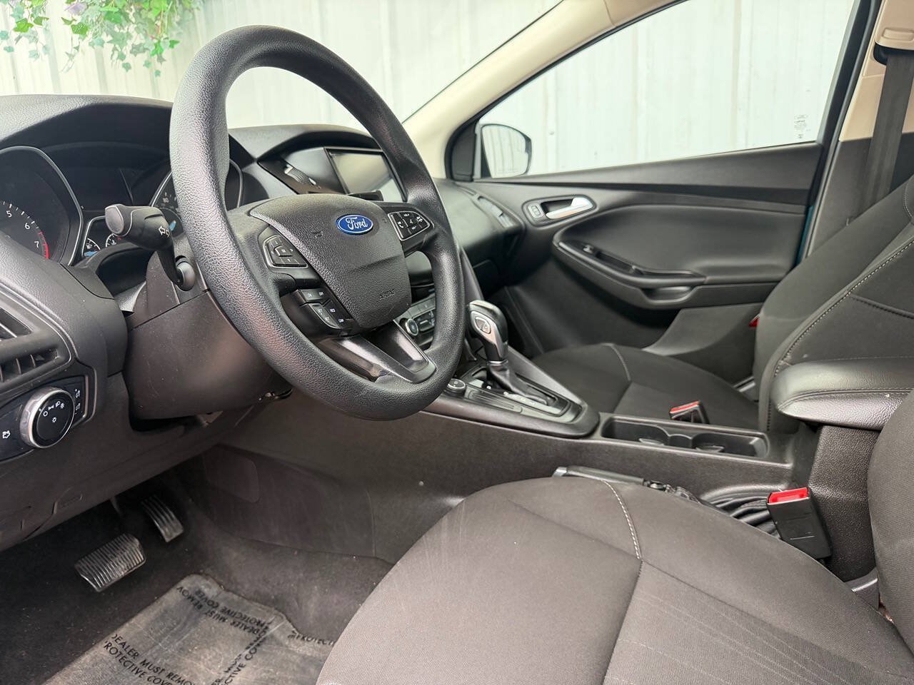 Used 2016 Ford Focus SE w/ Reverse Sensing Package FWD image 16