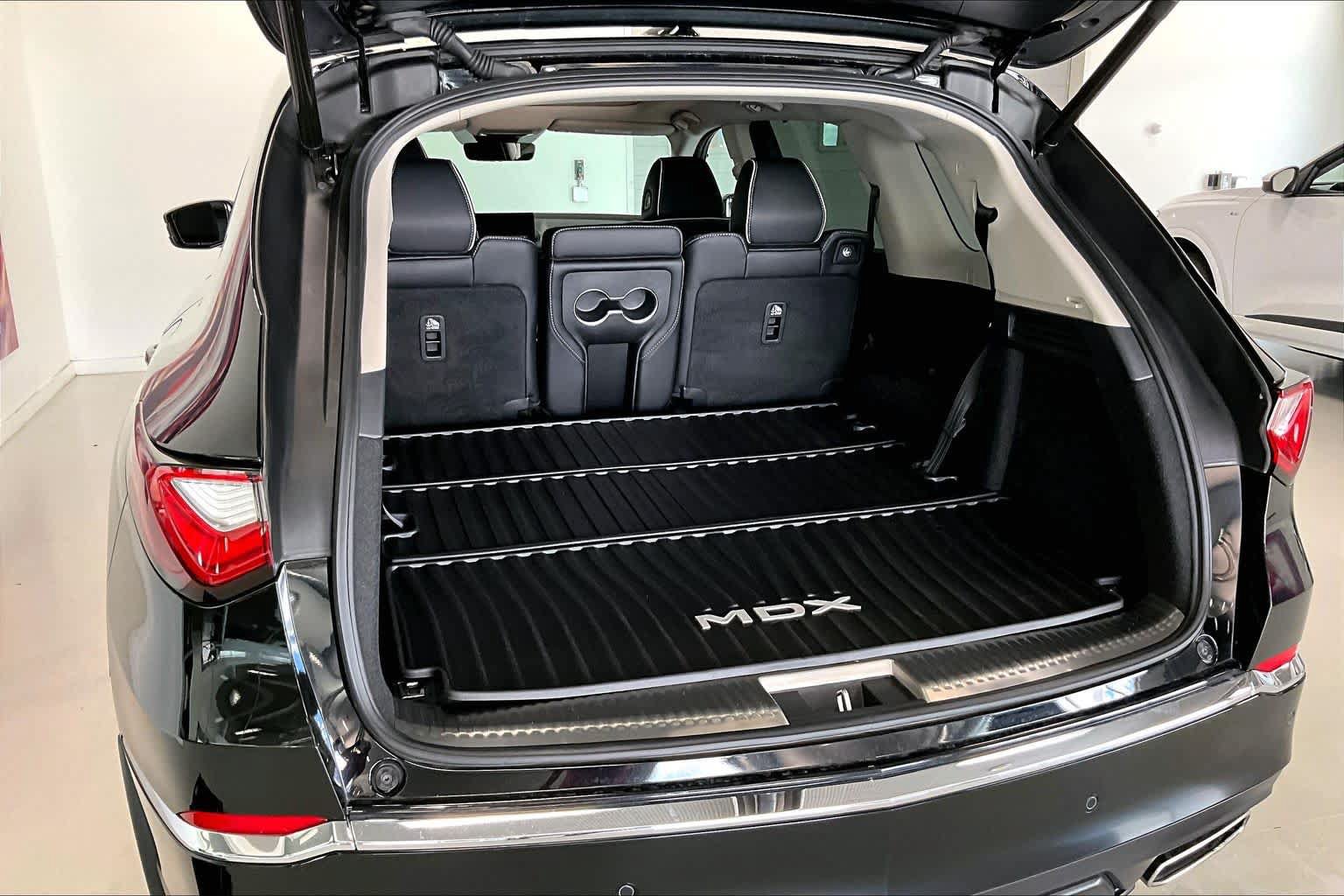 Used 2023 Acura MDX SH-AWD w/ Advance Package image 17