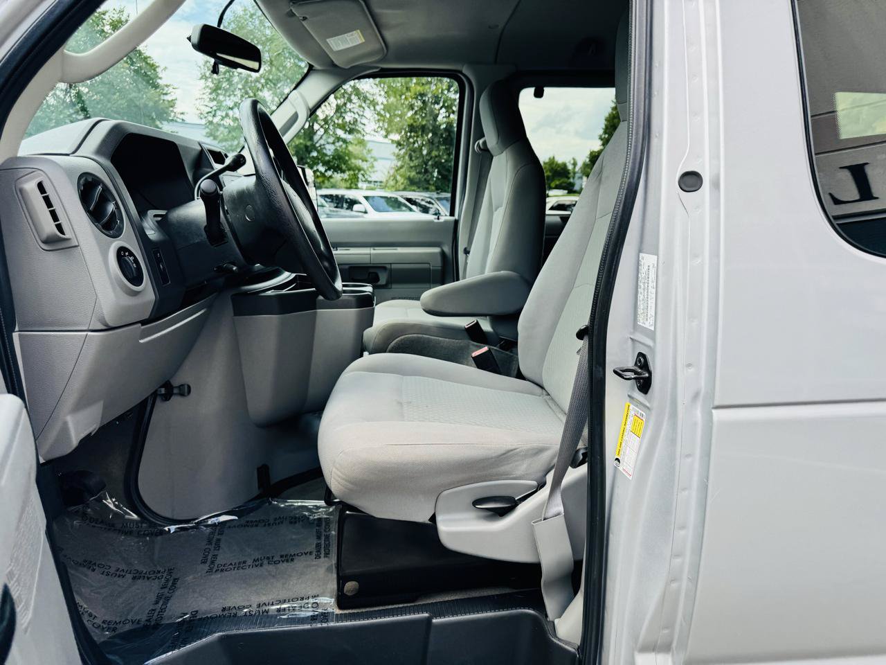 Used 2013 Ford E-350 and Econoline 350 XLT RWD image 35