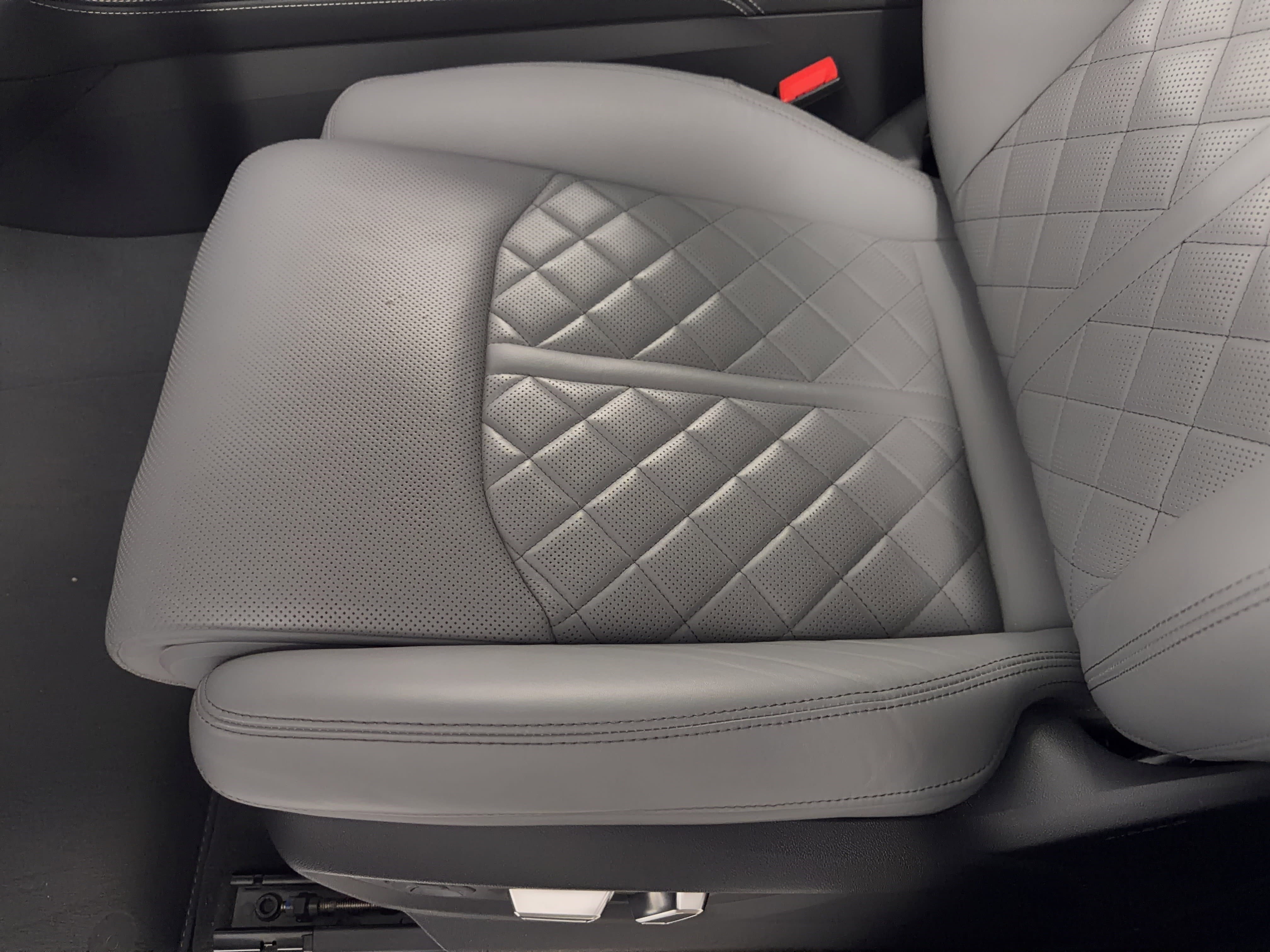 Used 2021 Audi SQ8 Prestige AWD/4WD image 16