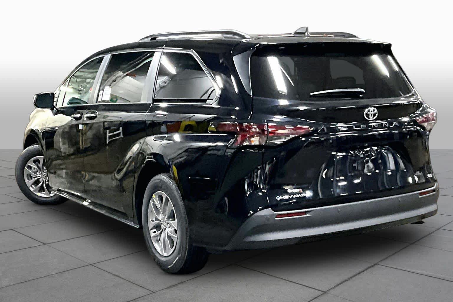 New 2026 Toyota Sienna XLE AWD/4WD image 11