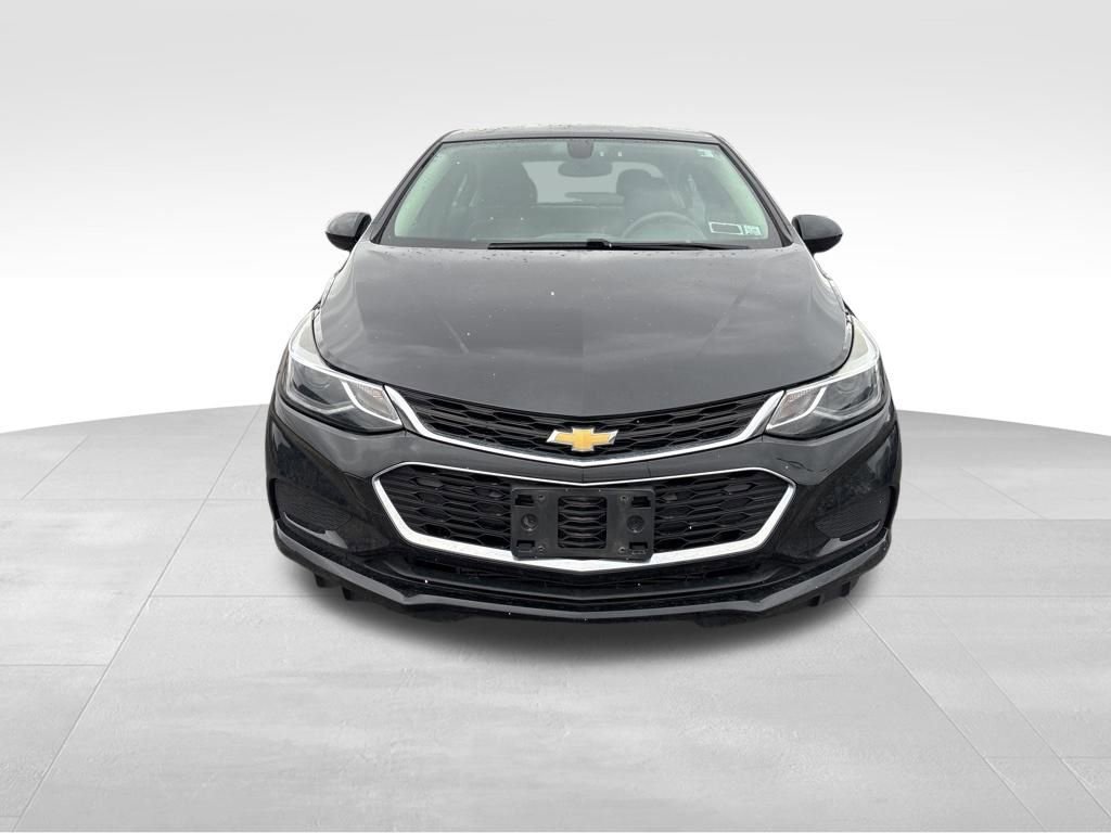 Used 2018 Chevrolet Cruze LT w/ Convenience Package image 3