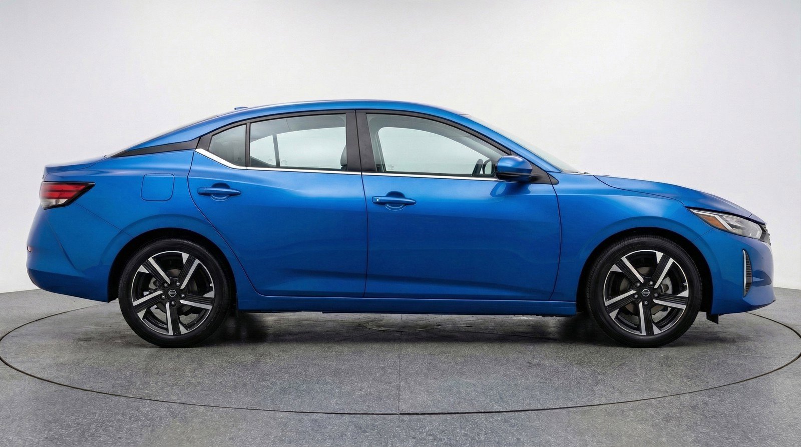 Used 2025 Nissan Sentra SV image 11