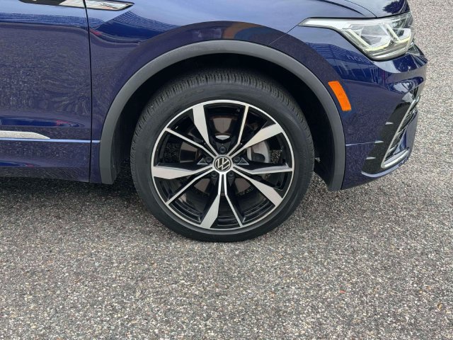 Certified 2023 Volkswagen Tiguan SEL R-Line AWD/4WD image 10