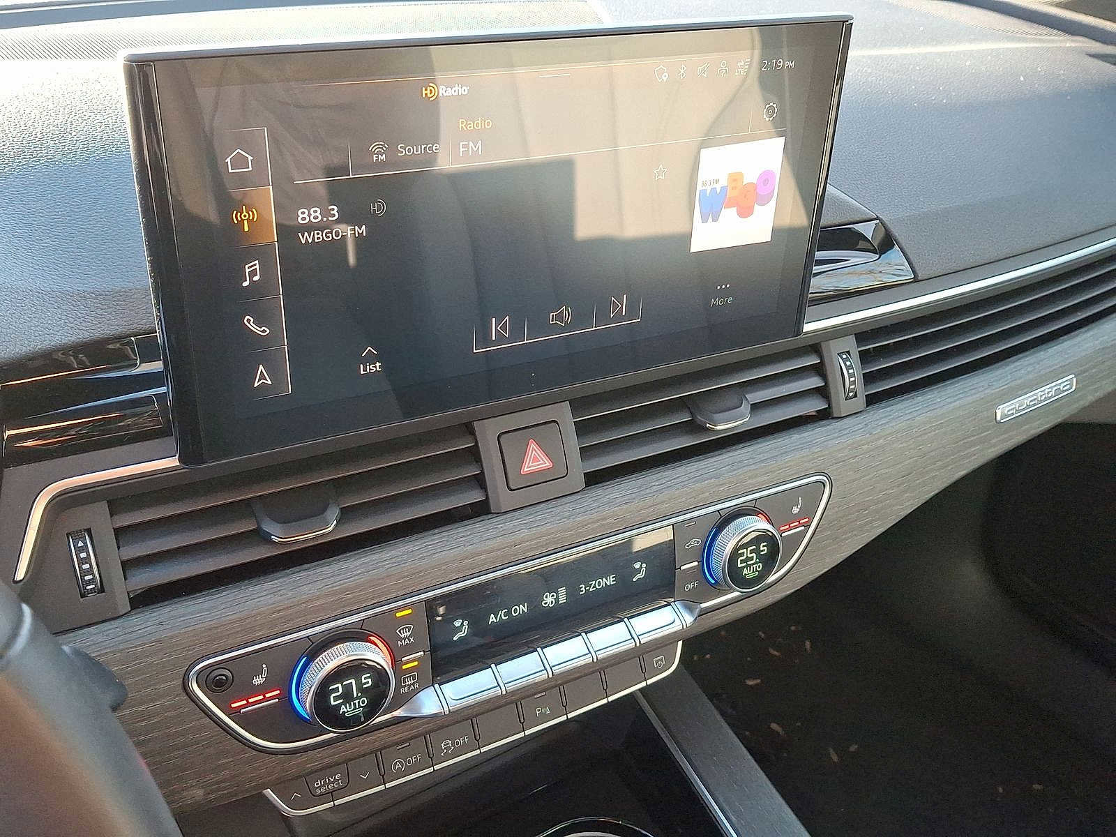 Used 2023 Audi A4 2.0T Premium w/ Convenience Package image 14