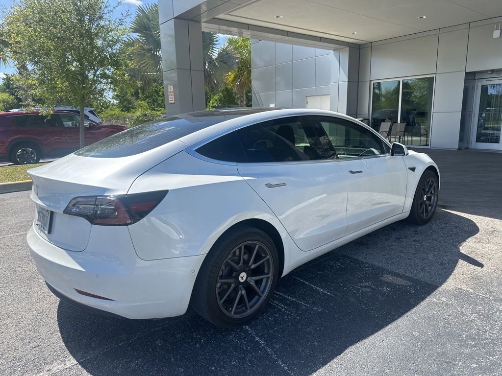 Used 2020 Tesla Model 3 Standard Range Plus image 3