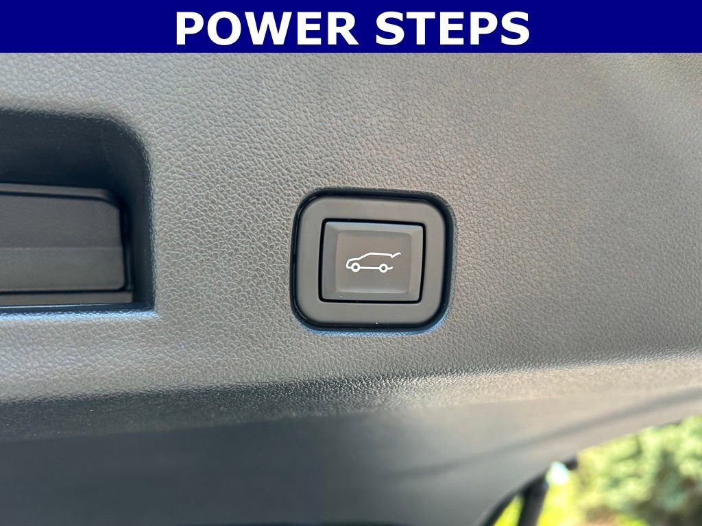 Used 2024 Chevrolet Traverse Z71 w/ Enhanced Driving Package image 19