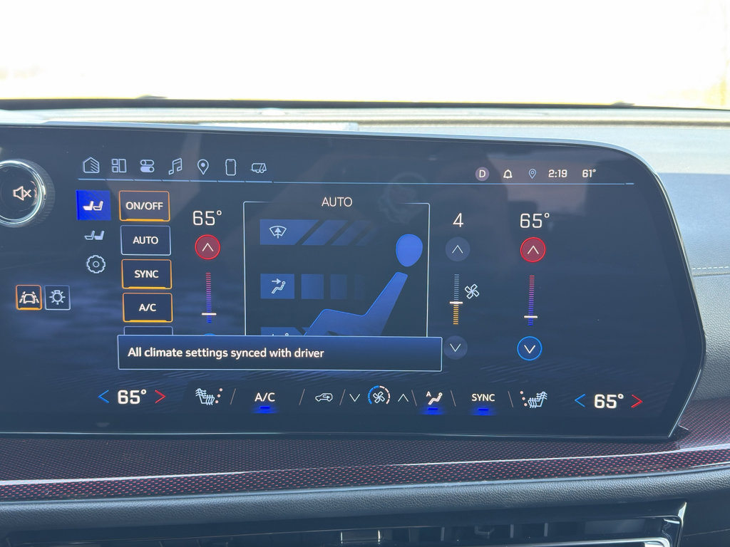 Used 2025 Chevrolet Traverse Z71 w/ Enhanced Driving Package AWD/4WD image 25