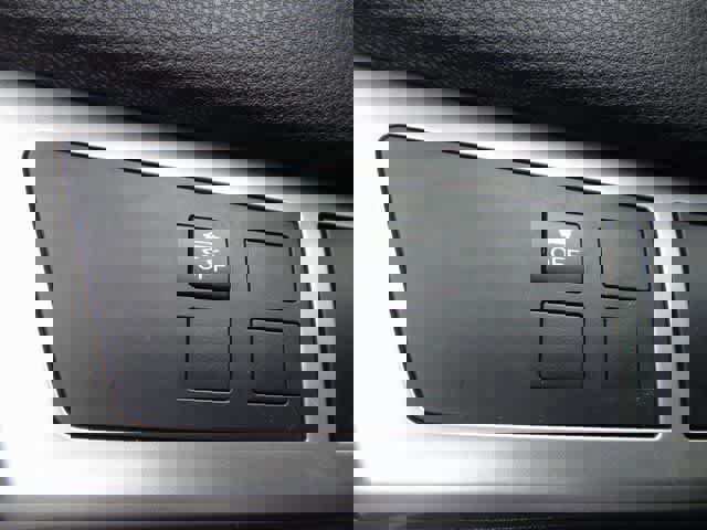 Used 2012 MAZDA MAZDA3 i Sport image 15