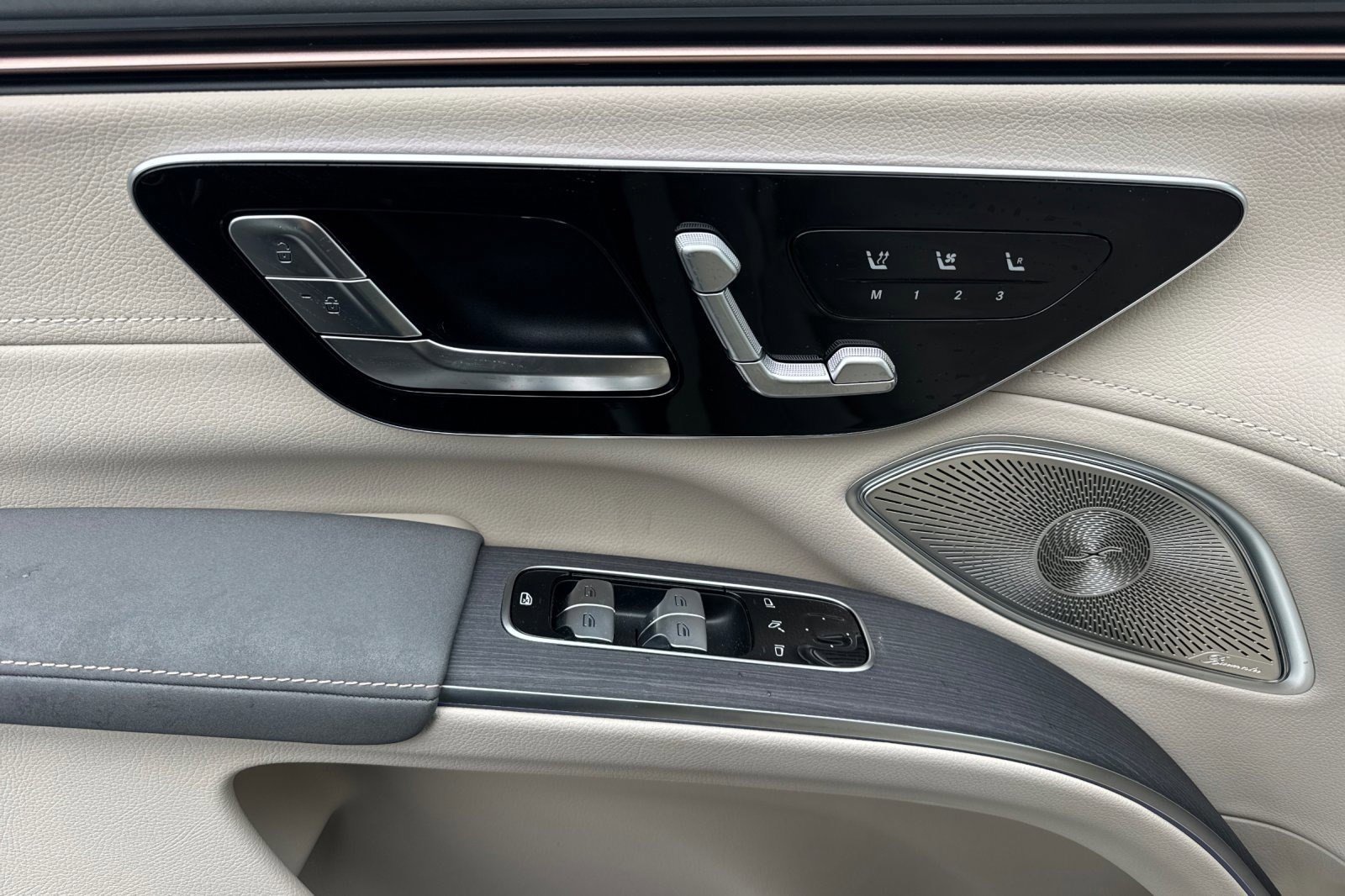 New 2026 Mercedes-Benz EQS 550 4MATIC SUV image 12