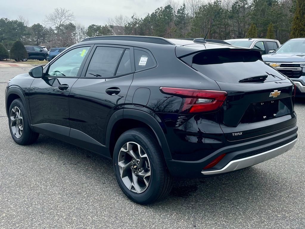 New 2026 Chevrolet Trax LT FWD image 3