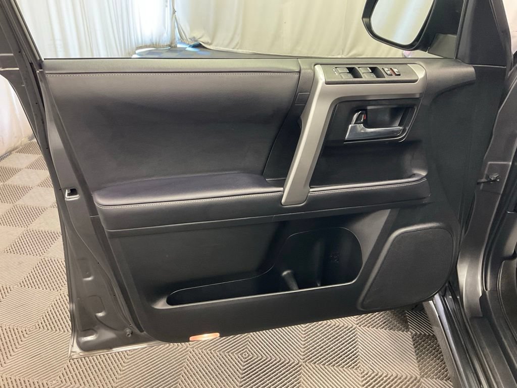 Used 2022 Toyota 4Runner TRD Sport AWD/4WD image 18
