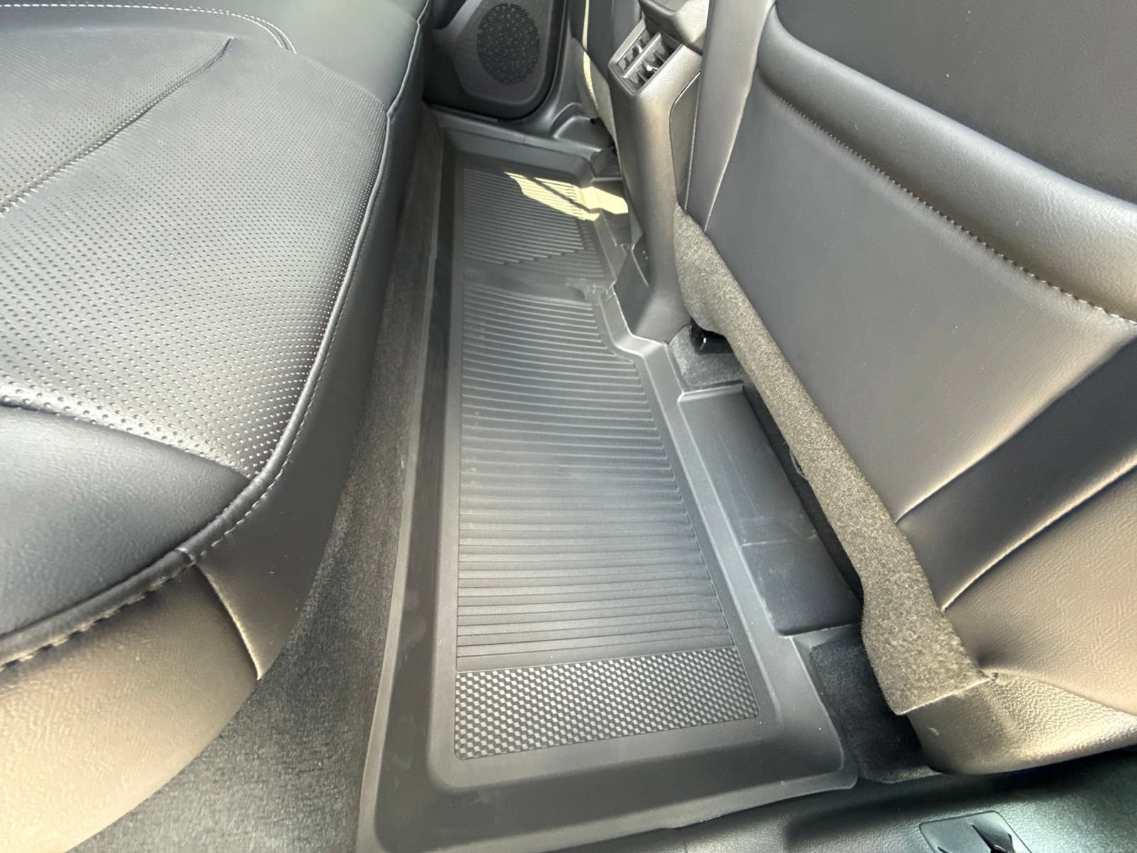 New 2027 GMC Terrain Elevation w/ Elevation Premium Package AWD/4WD image 19