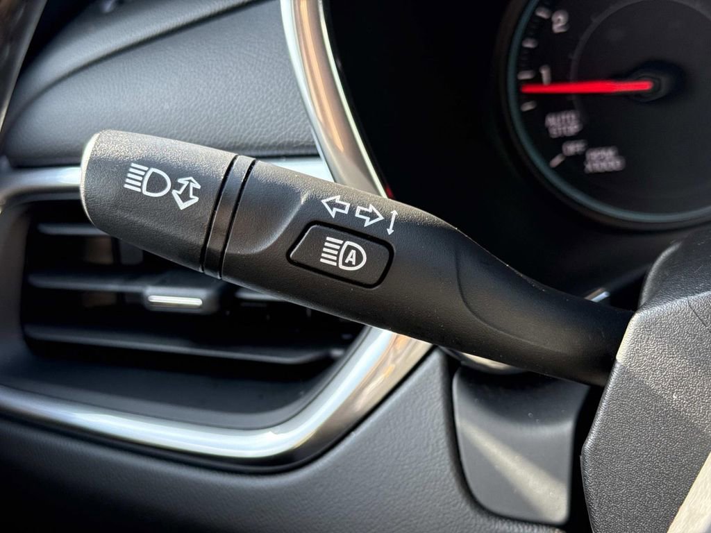 Used 2020 Chevrolet Equinox LT AWD/4WD image 10