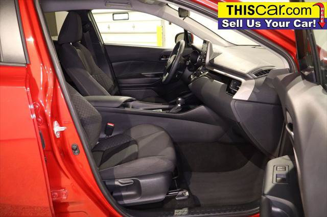Used 2020 Toyota C-HR LE FWD image 28