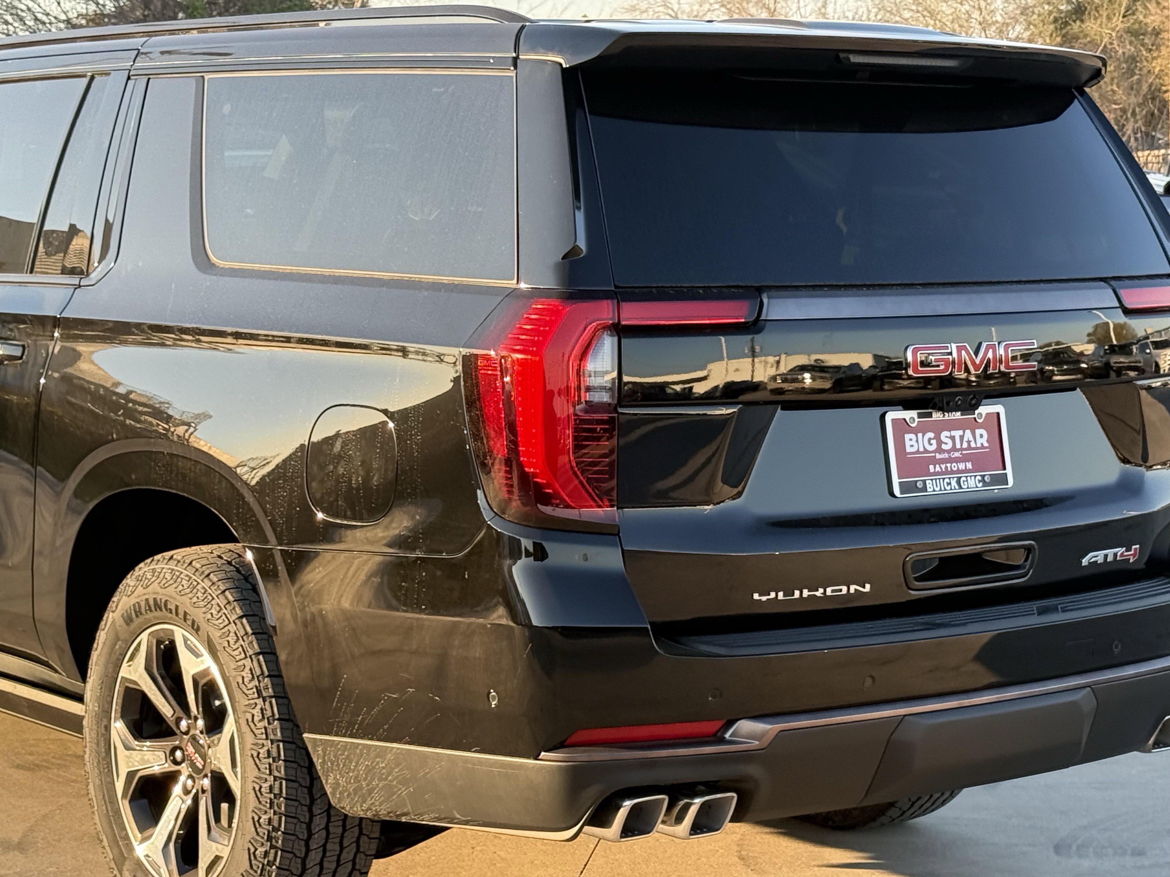 New 2026 GMC Yukon XL AT4 Ultimate w/ LPO, Floor Liner Package image 10