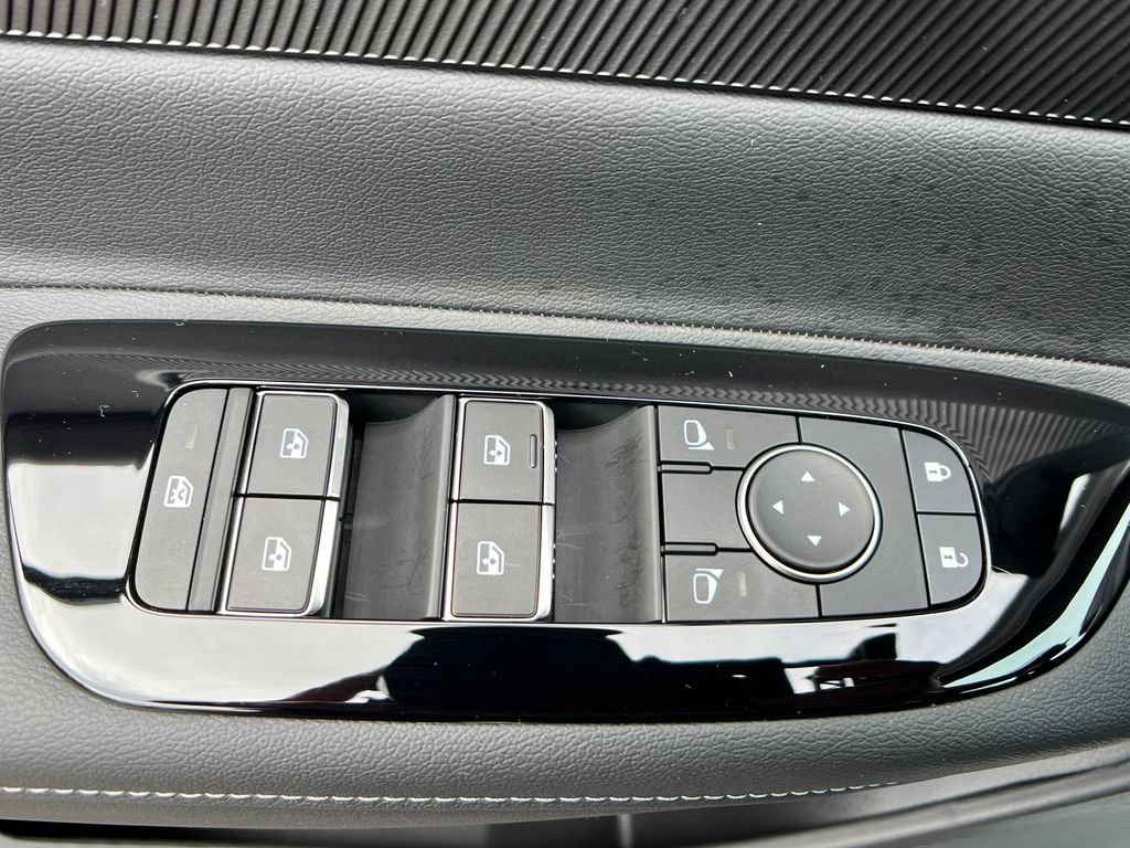 Used 2025 Nissan Murano SV w/ Cargo Package image 12