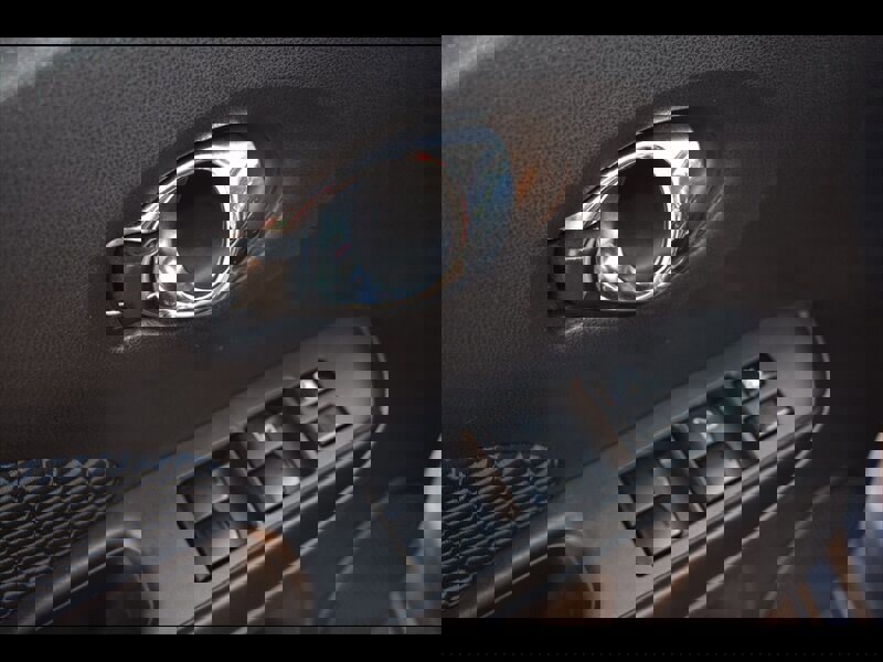 Used 2019 Nissan Versa Note SV image 18