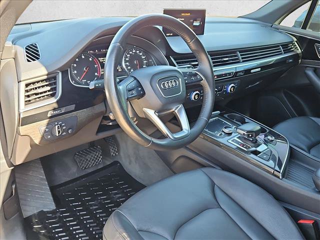 Used 2017 Audi Q7 3.0T Premium w/ Towing Package AWD/4WD image 10