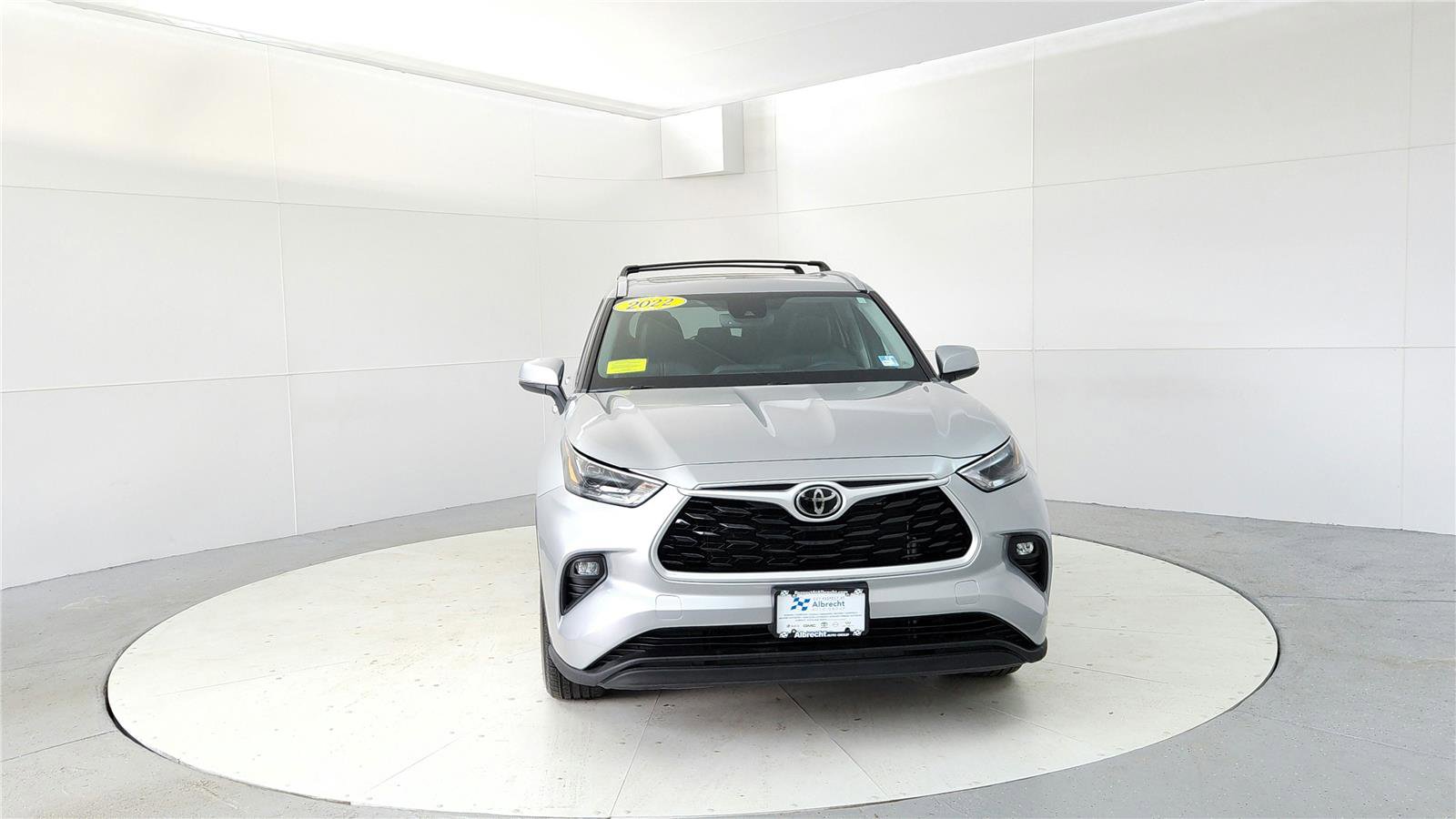 Used 2022 Toyota Highlander XLE image 8