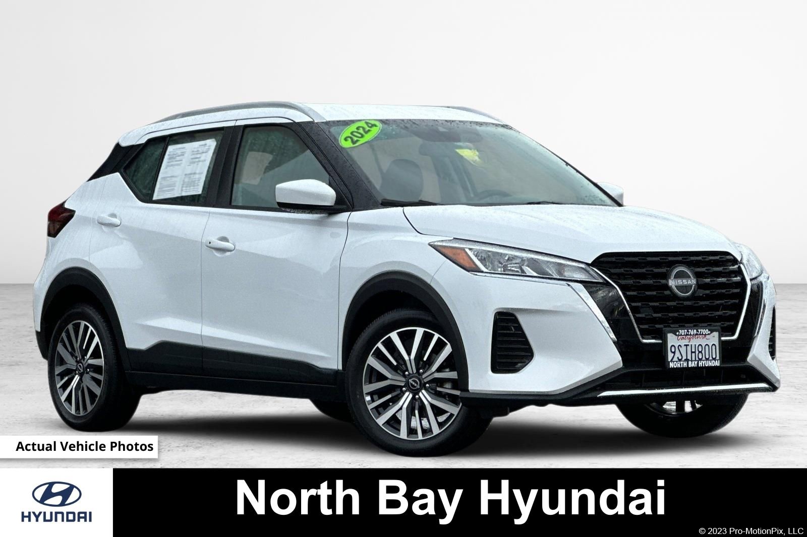 Used 2024 Nissan Kicks SV image 1