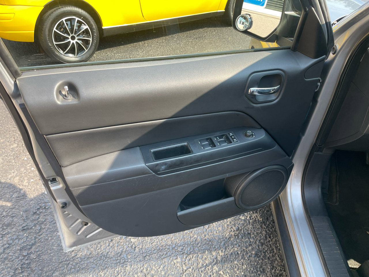 Used 2015 Jeep Patriot High Altitude image 25