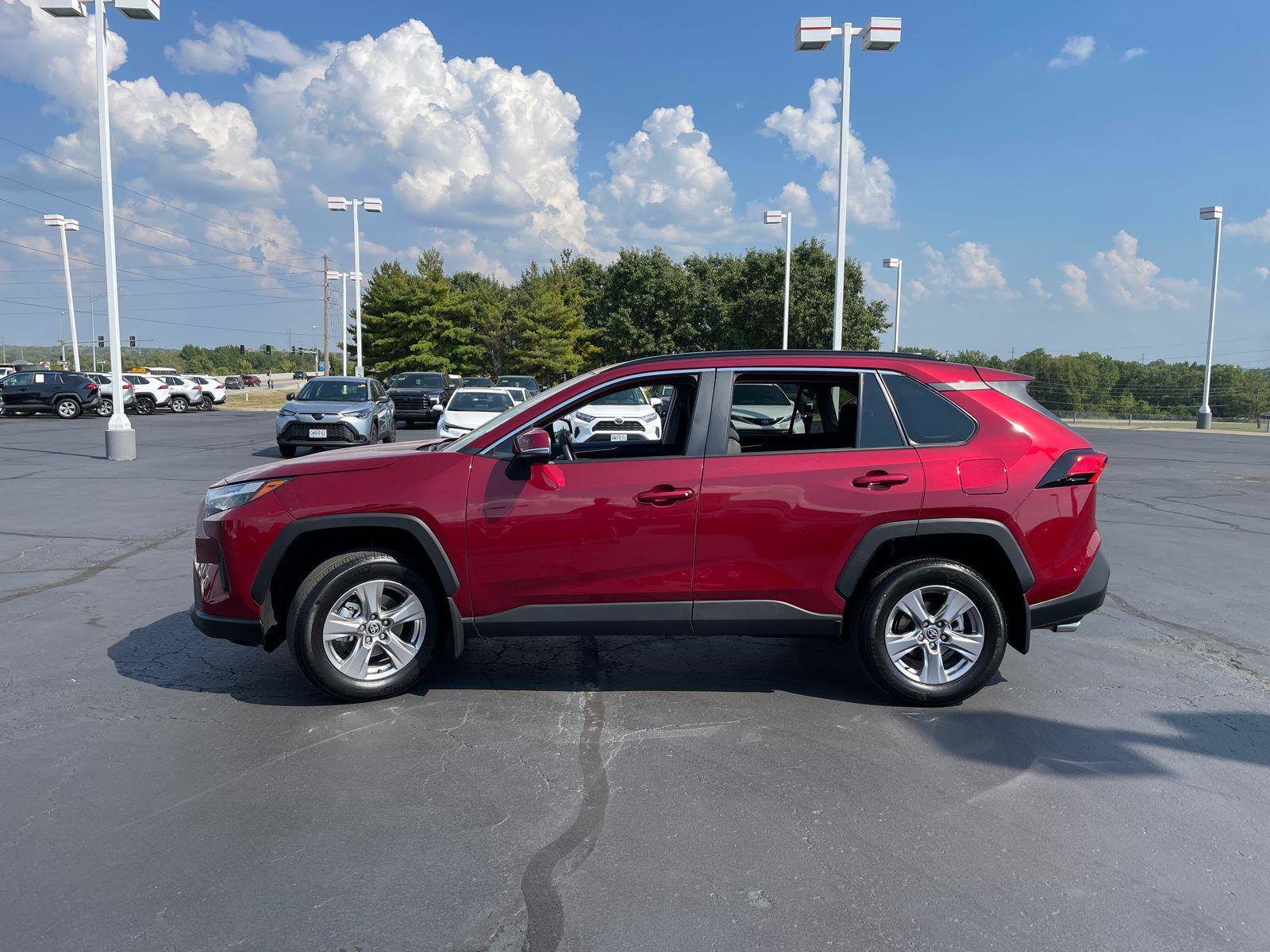 Certified 2022 Toyota RAV4 XLE image 4