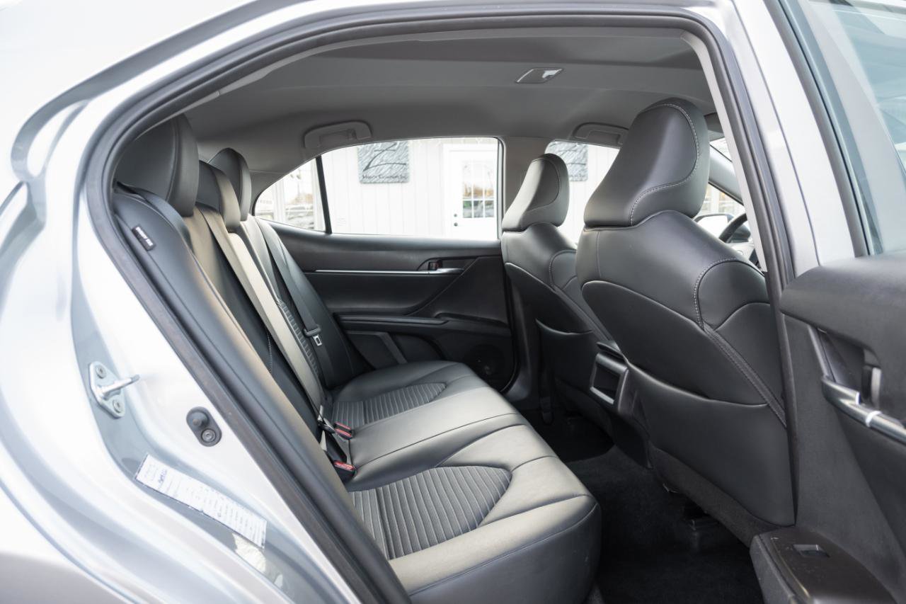 Used 2024 Toyota Camry SE image 29