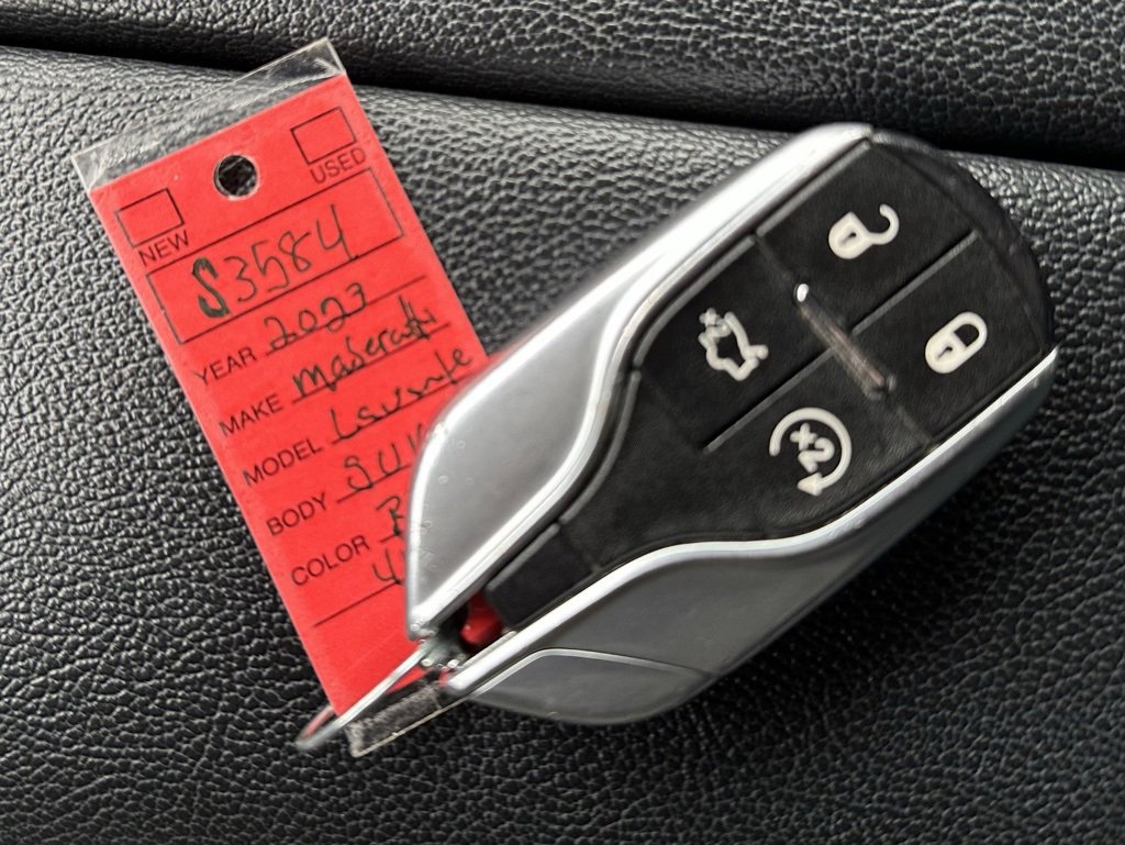 Used 2023 Maserati Levante Modena image 38