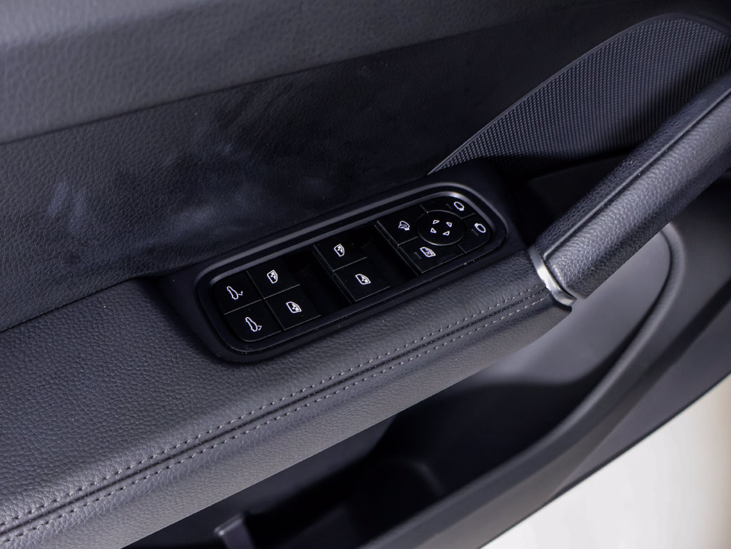 Certified 2023 Porsche Cayenne Platinum Edition AWD/4WD image 25