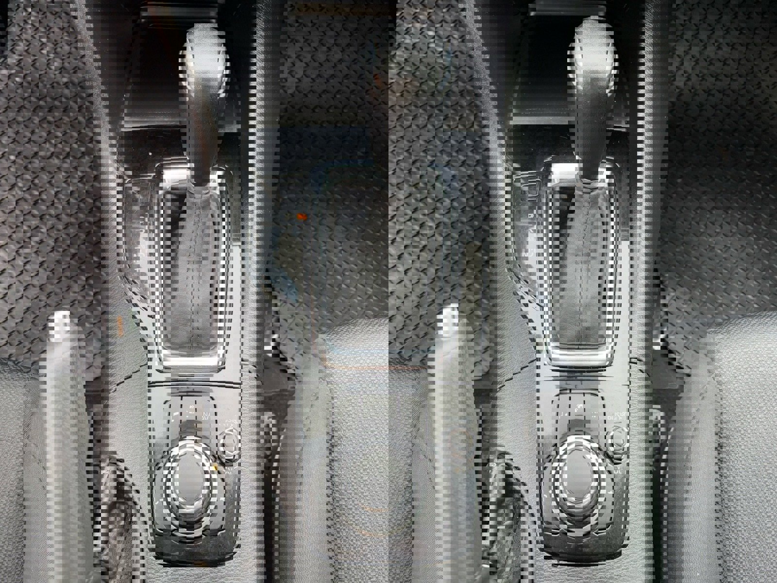 Used 2015 MAZDA MAZDA3 i Sport image 26