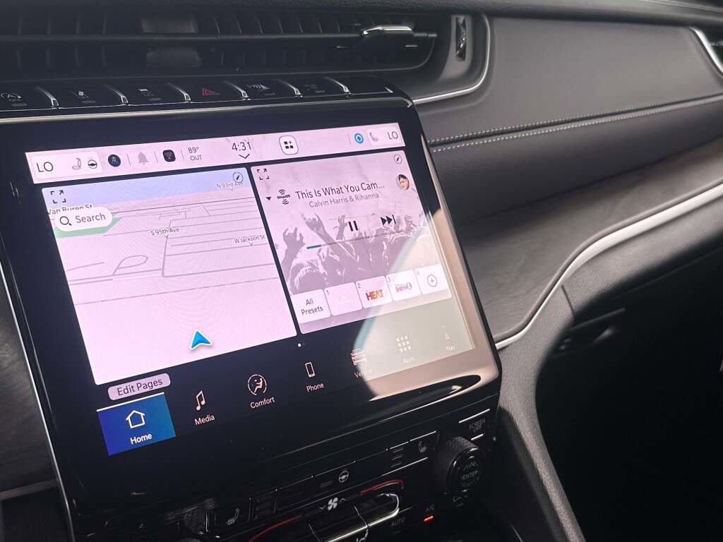 New 2025 Jeep Grand Cherokee L Limited w/ Black Appearance Package image 32