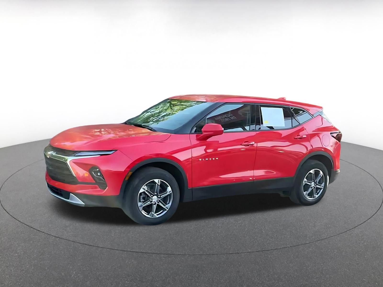 Used 2025 Chevrolet Blazer LT image 8