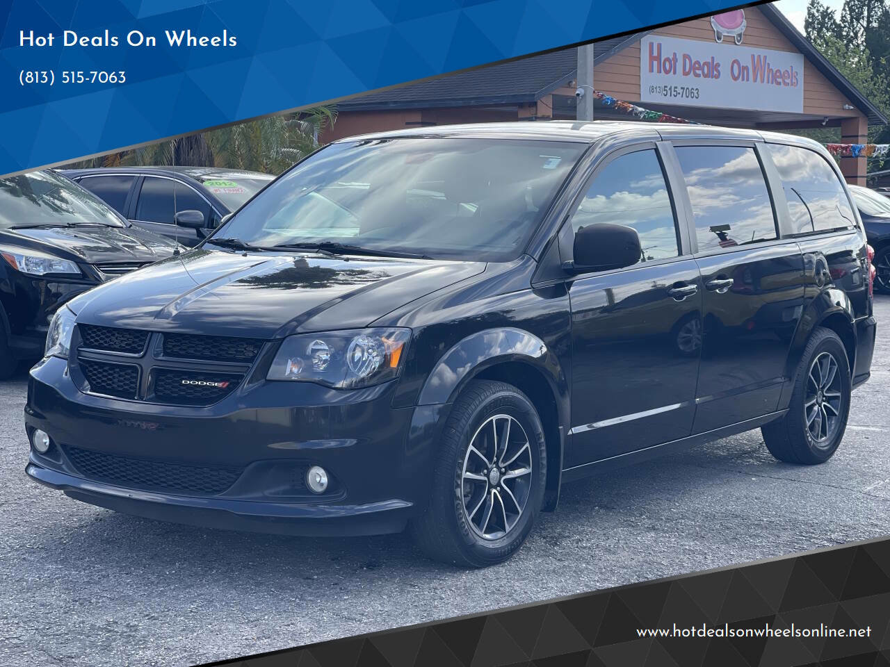 Used 2019 Dodge Grand Caravan SE image 1