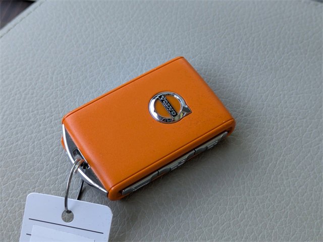 Used 2022 Volvo XC60 B5 Momentum w/ Advanced Package image 31