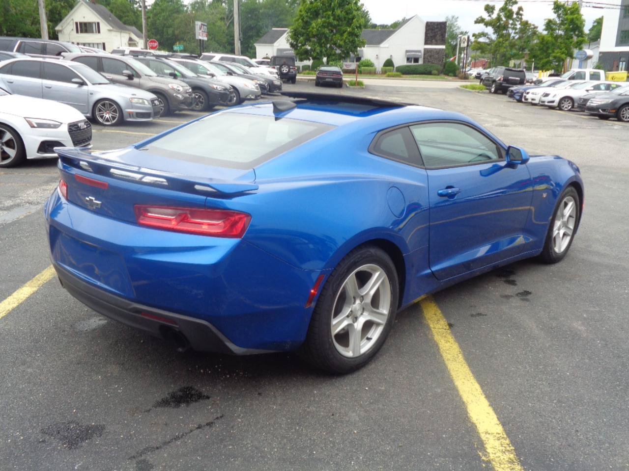 Used 2017 Chevrolet Camaro LT RWD image 17