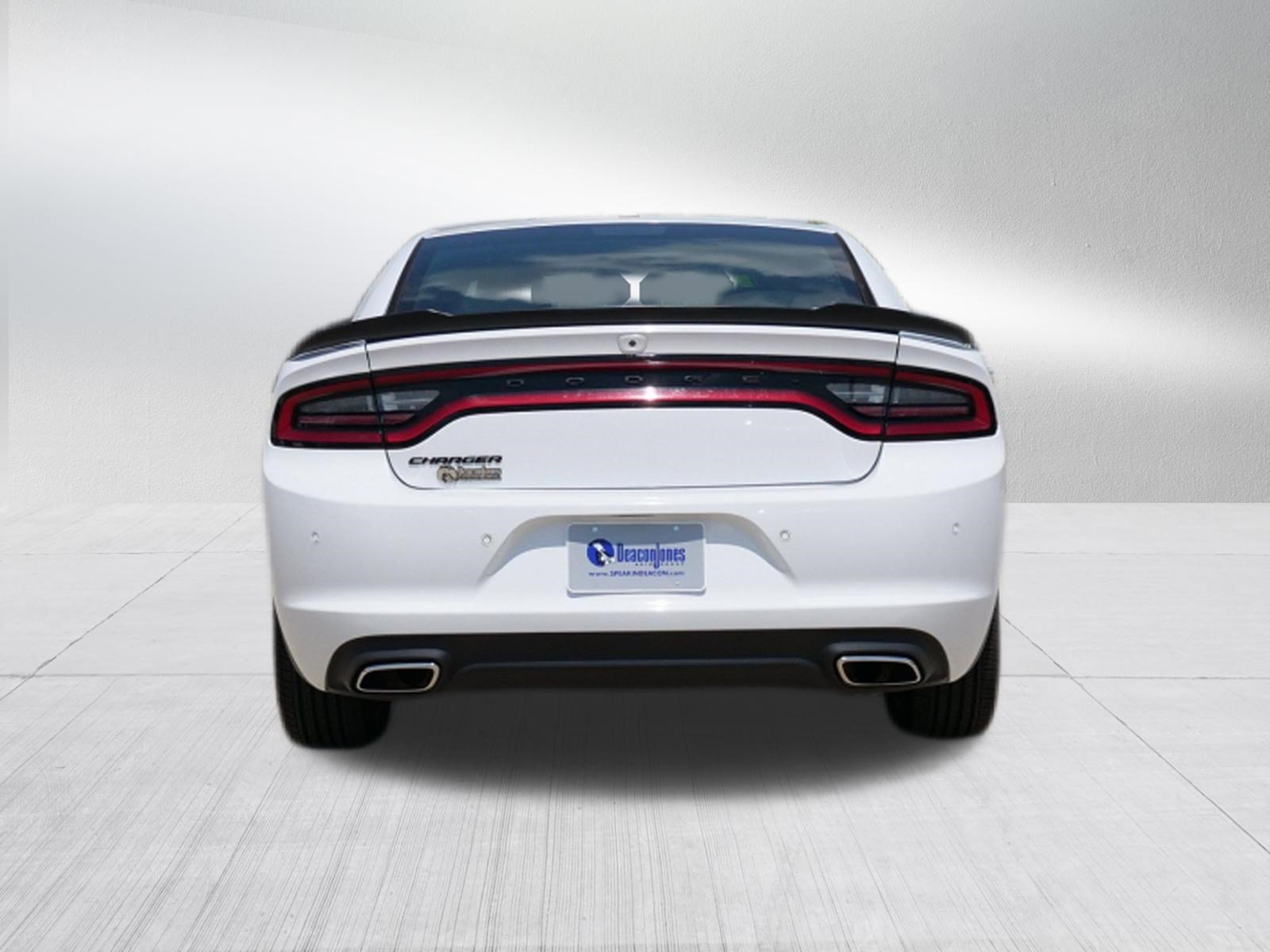 Used 2020 Dodge Charger SXT w/ Blacktop Package RWD image 4