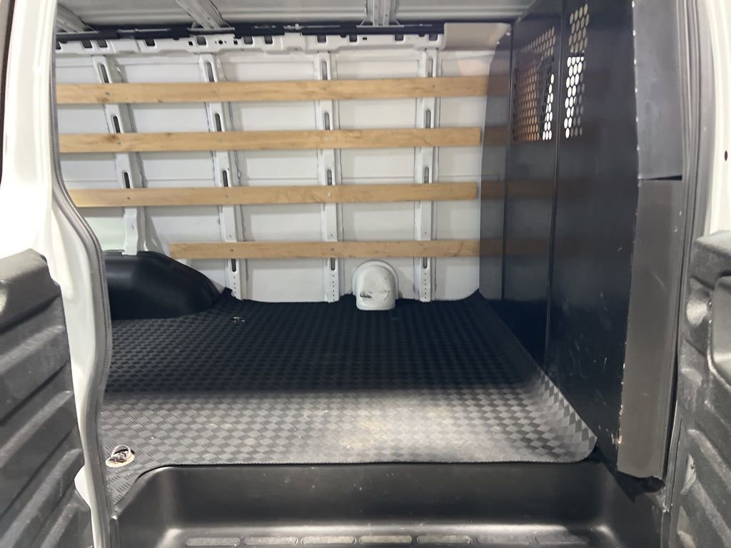 Used 2023 GMC Savana 2500 w/ Driver Convenience Package image 13