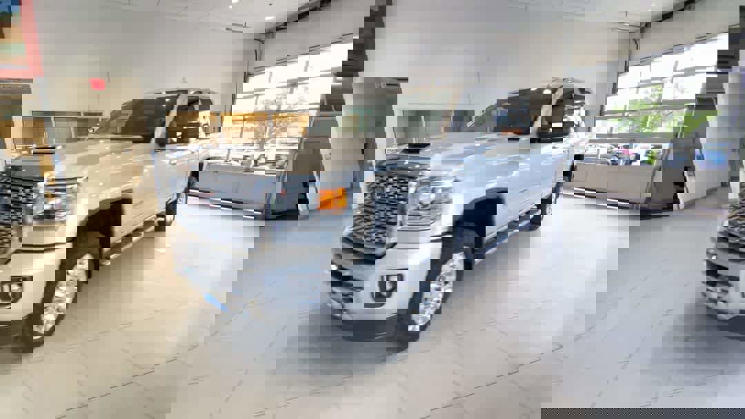 Used 2018 GMC Sierra 2500 Denali w/ Duramax Plus Package image 4