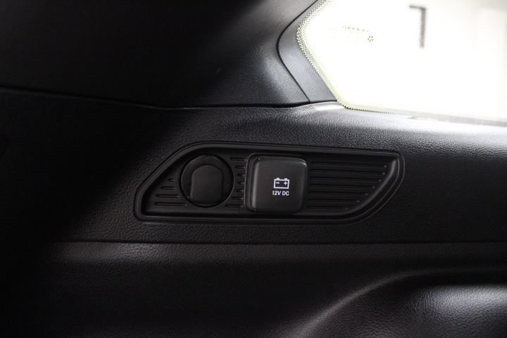 Used 2023 Jeep Grand Cherokee Altitude AWD/4WD image 15
