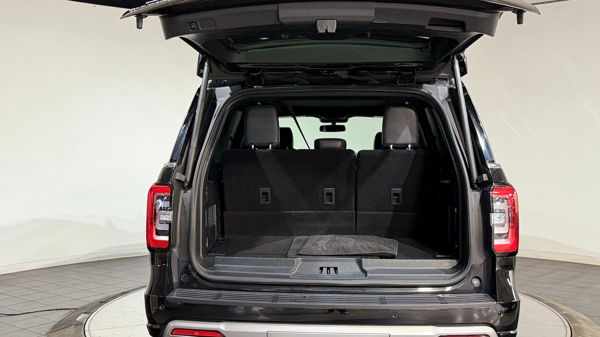 Used 2022 Ford Expedition Platinum image 30